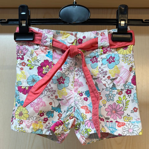 Kurze Mädchen Shorts von C&A Größe 74