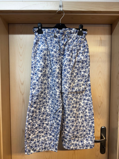 Zara Sommerhose Weiß m. blauen Blumen Gr. 164