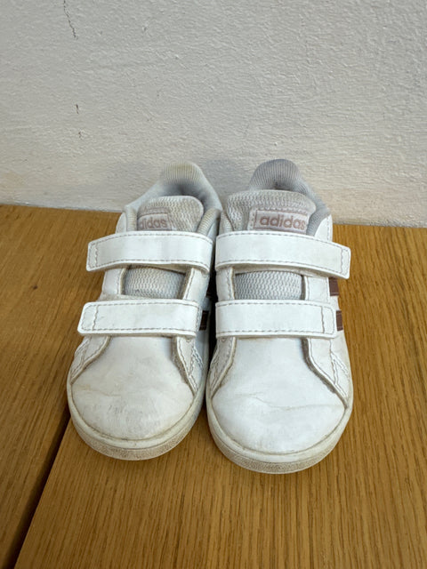 Adidas Halbschuhe m. Klett Weiß Gr. 22