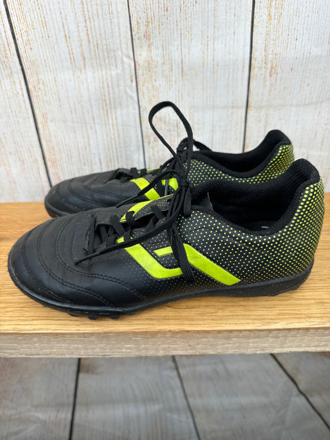 Fußballschuhe schwarz/ neongrün Gr. 34