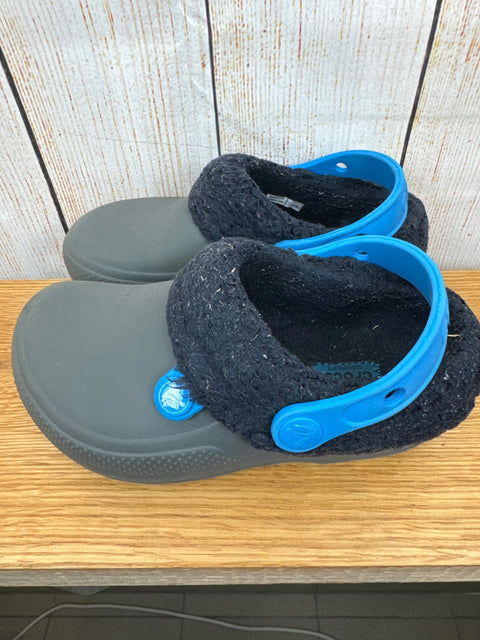 Crocs gefütterte Hausschuhe Grau Gr. 28/29