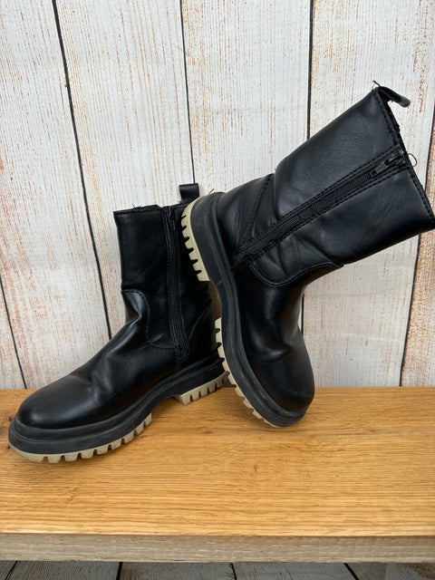 Zara Stiefel ungefüttert schwarz Gr. 33